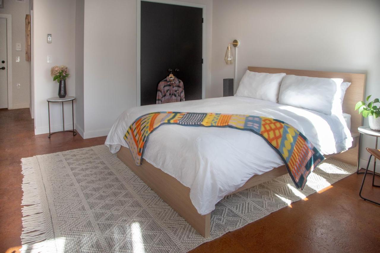 Billy Penn Studio With Outstanding Views, Contactless Check-in *